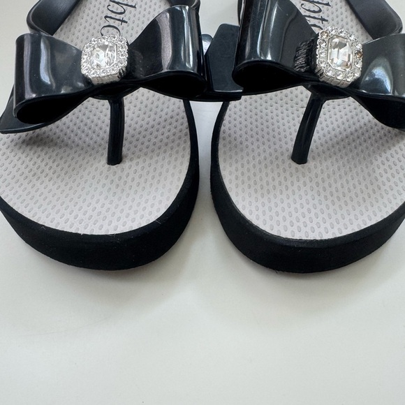 Brighton Bowie Wedge Flip Flop Sandal - Picture 9 of 11
